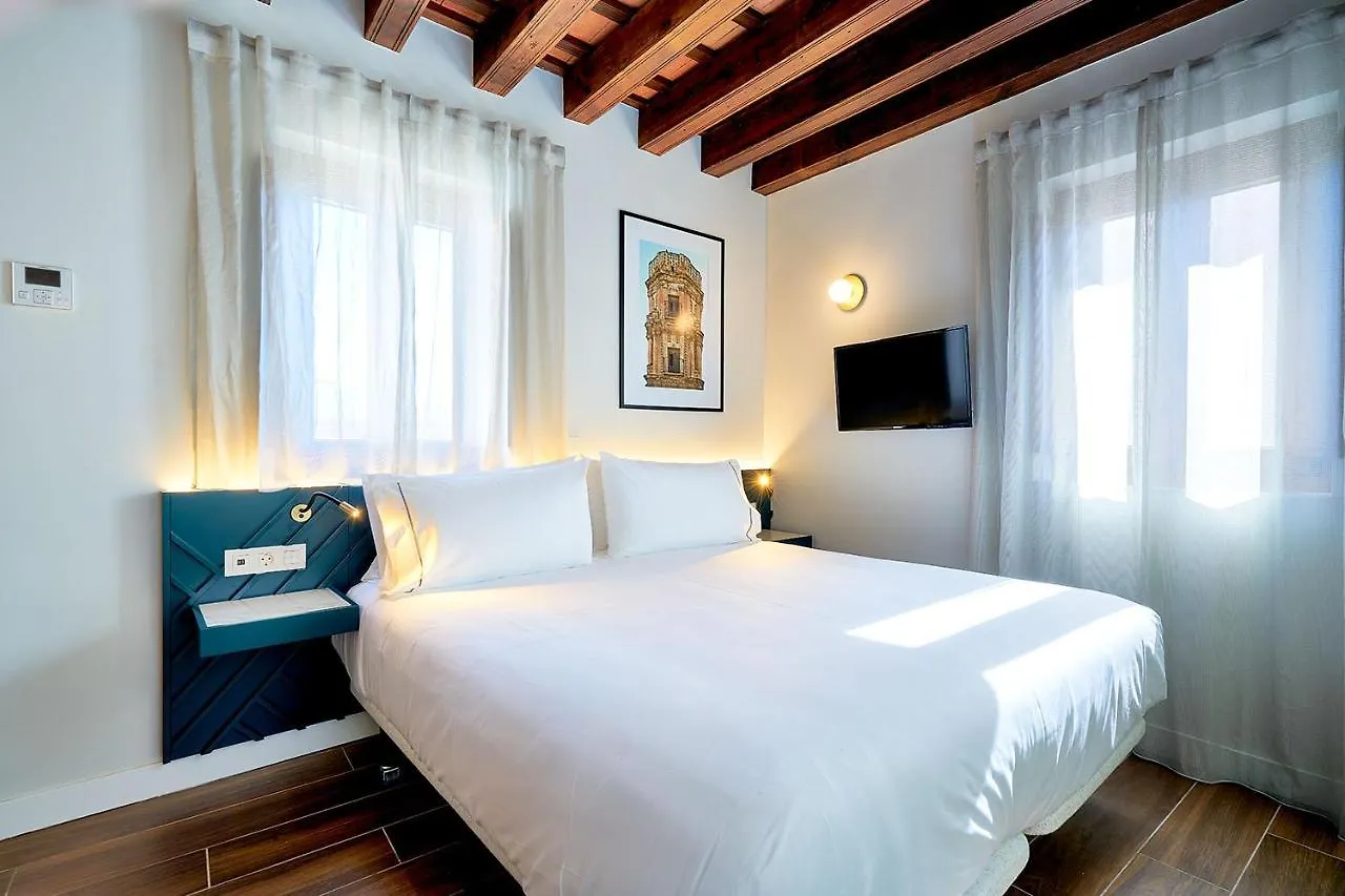 Tandem Torres De Cadiz Suites Apartment